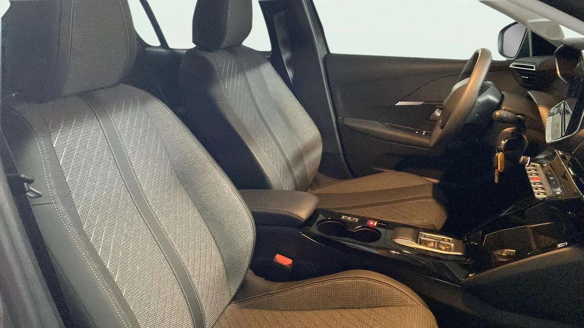 Peugeot 208 Allure Hybrid 110 eDCS6 - foto 22