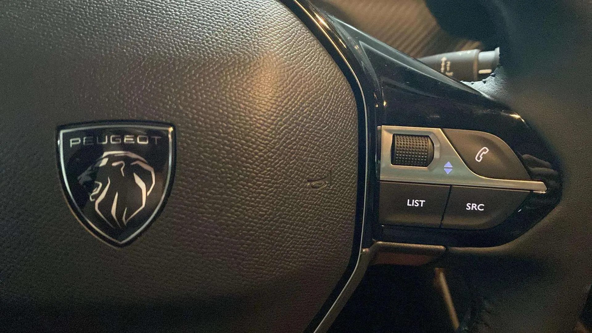 Peugeot 208 Allure Hybrid 110 eDCS6 - foto 12