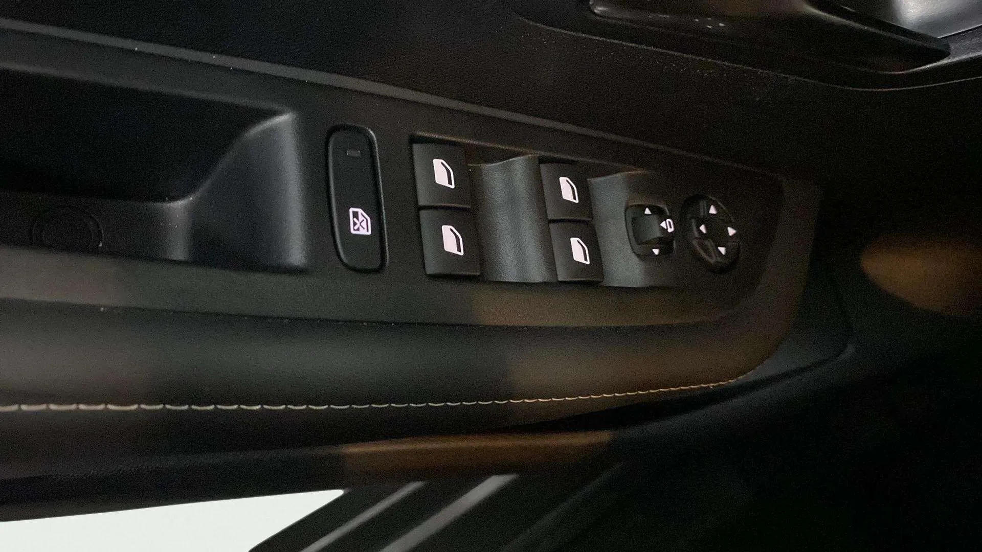 Peugeot 208 Allure Hybrid 110 eDCS6 - foto 19