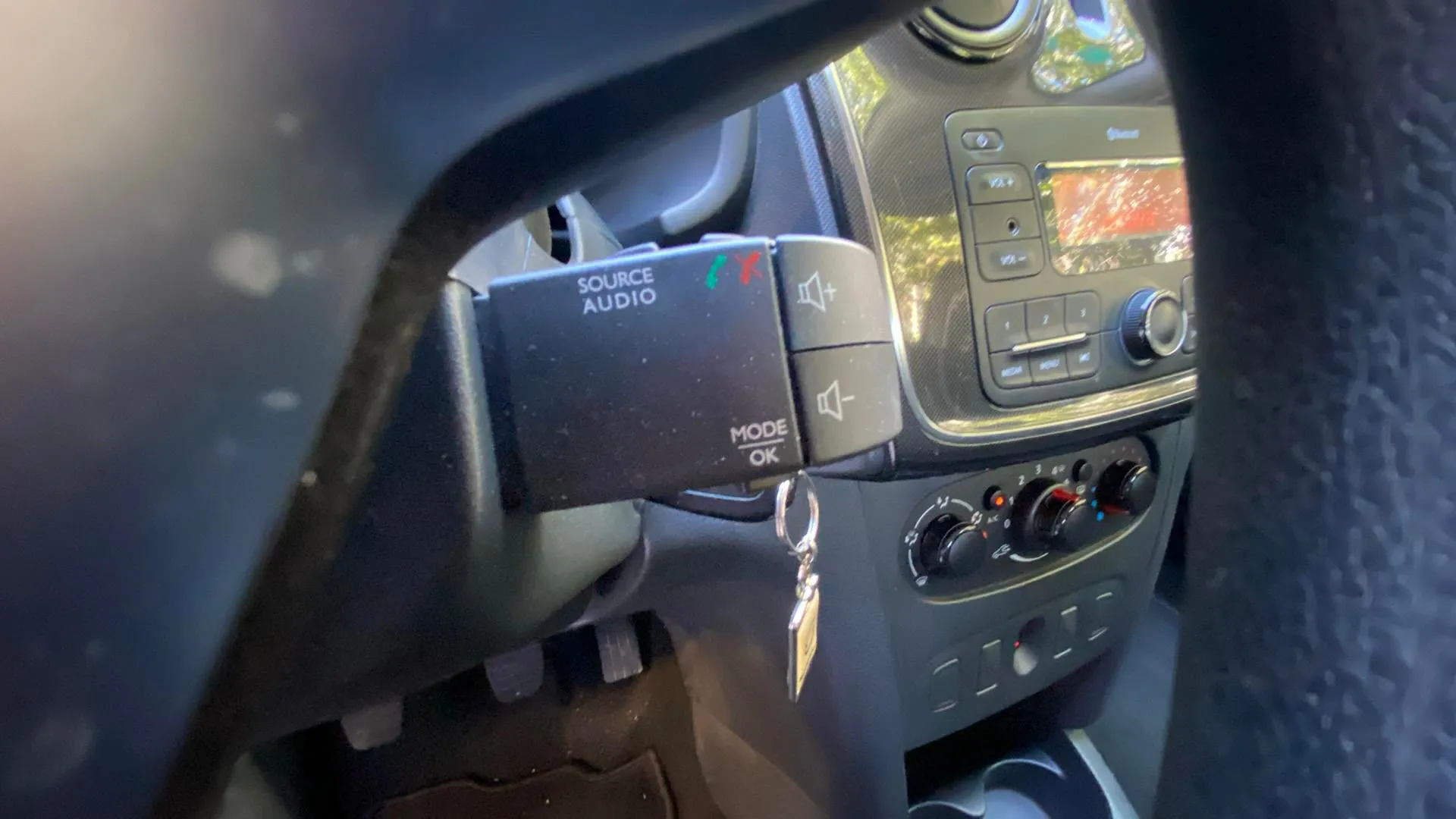 Dacia Sandero Access 1.0 18 - foto 15