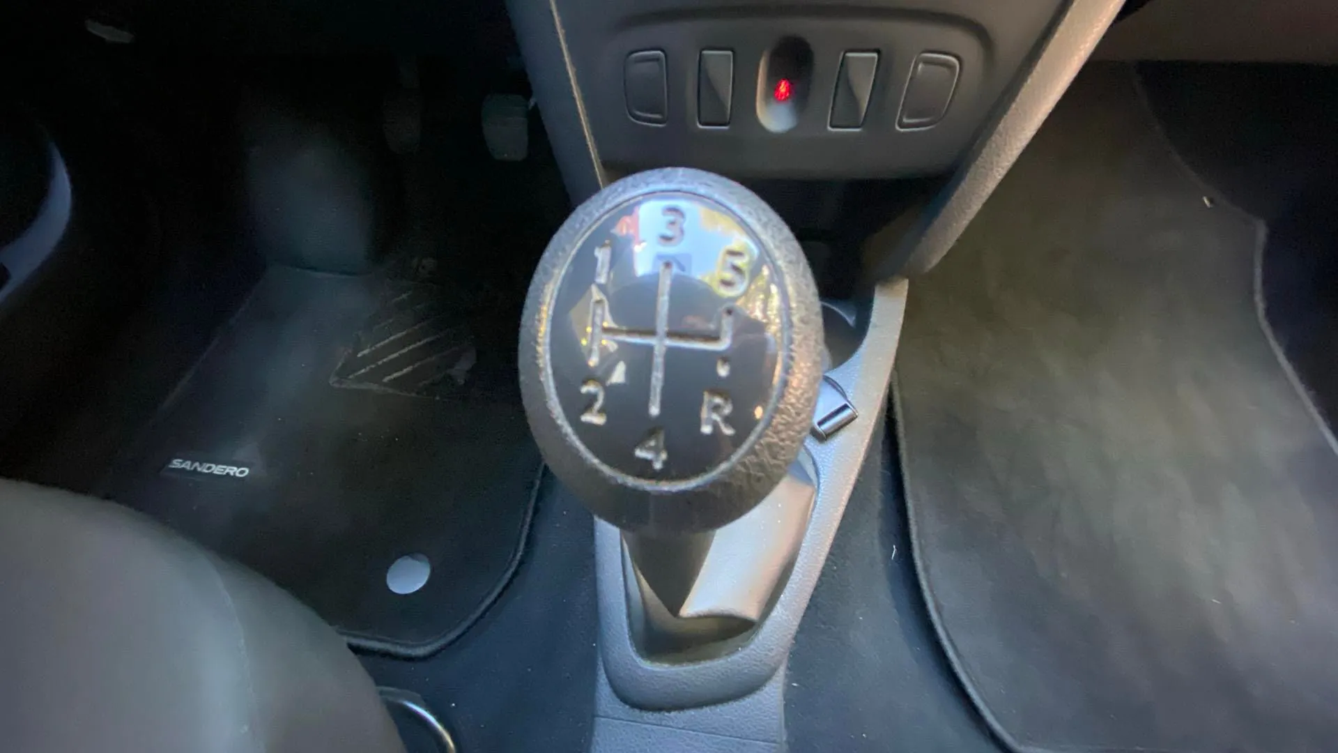 Dacia Sandero Access 1.0 18 - foto 17