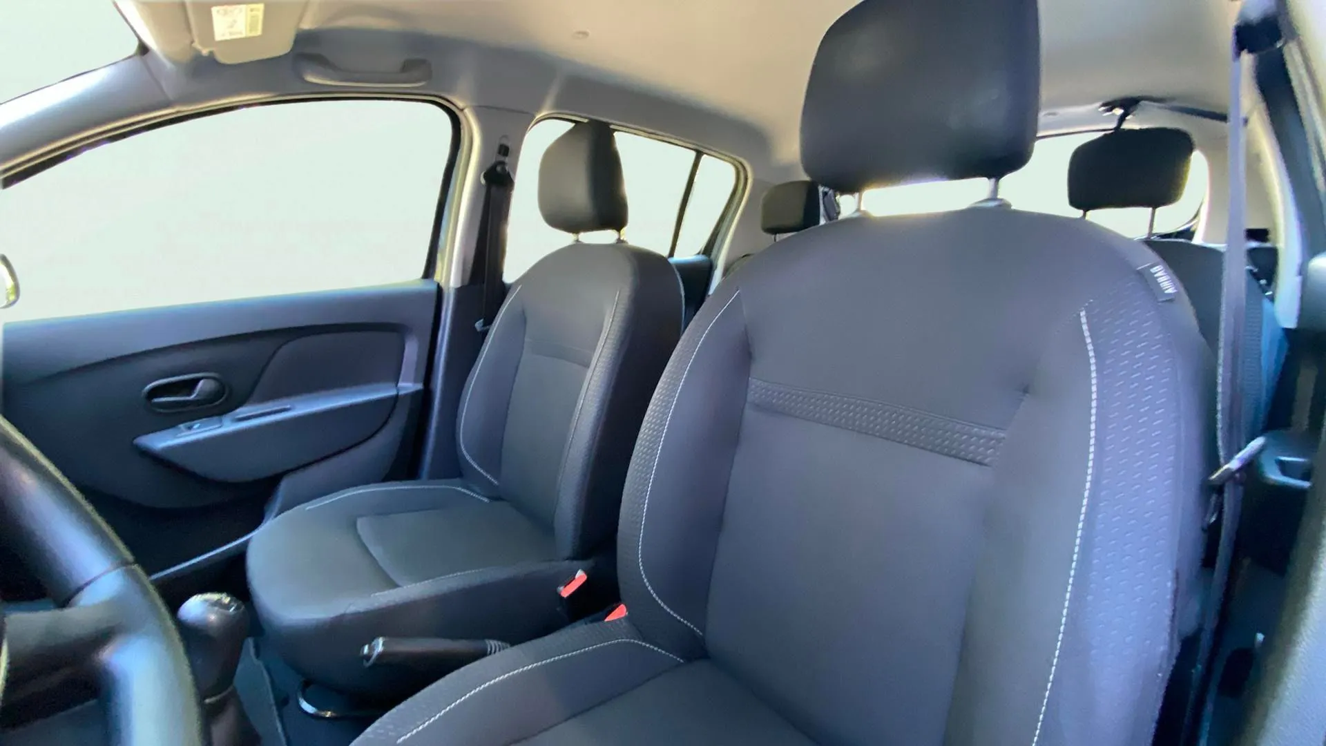 Dacia Sandero Access 1.0 18 - foto 19
