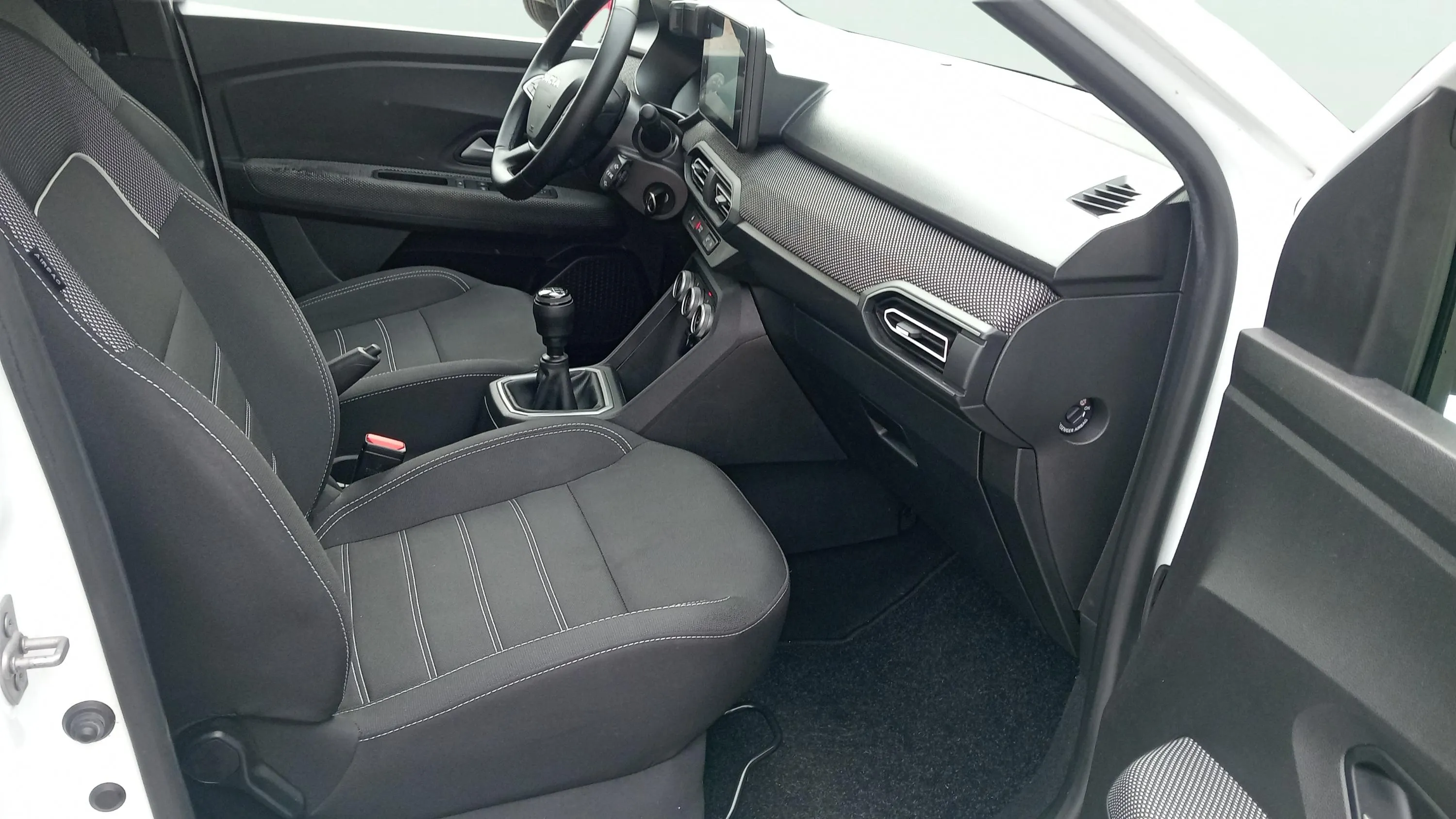 Dacia Sandero Stepway Essential TCe (90V) - foto 15