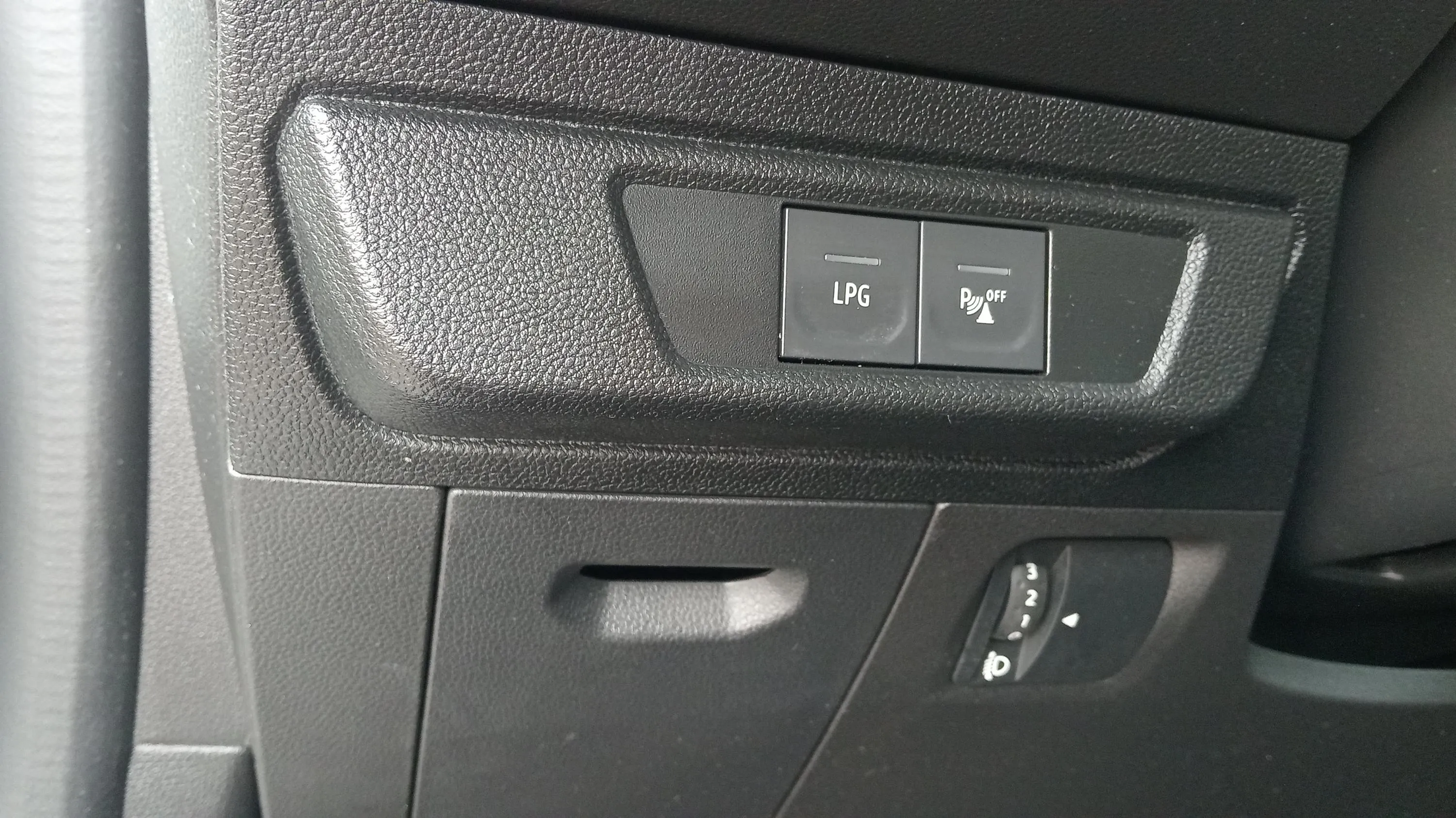 Dacia Sandero Stepway Essential TCe (90V) - foto 20