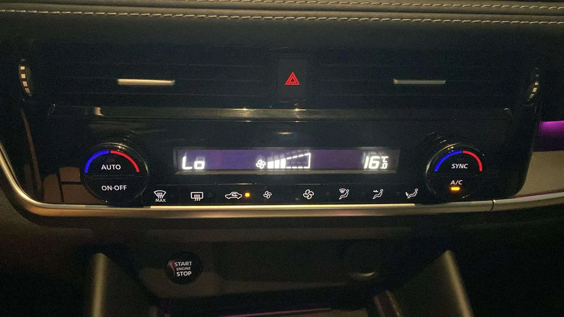 Nissan Qashqai DIG-T N-Connecta - foto 17