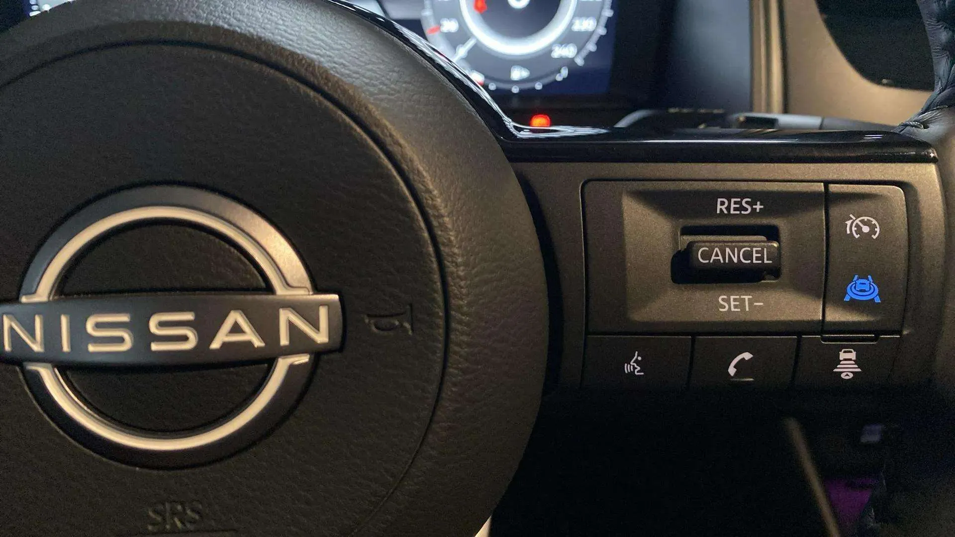 Nissan Qashqai DIG-T N-Connecta - foto 12