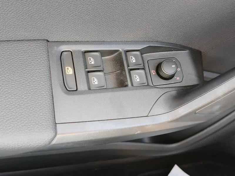 SEAT Arona 1.0 TSI Style Plus - foto 31