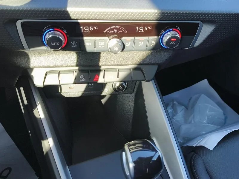 Audi A1 Sportback Adrenalin 30 TFSI S tron - foto 12