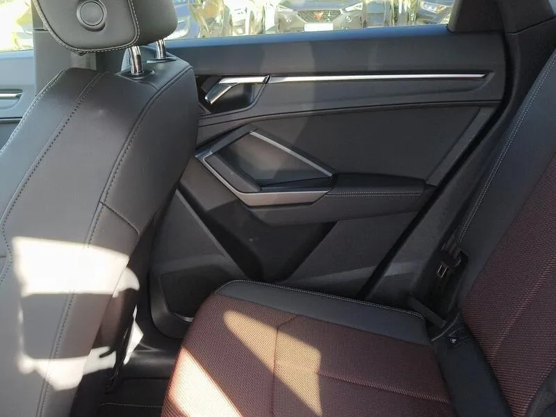 Audi Q3 Sportback 35 TFSI S tronic S Line - foto 32
