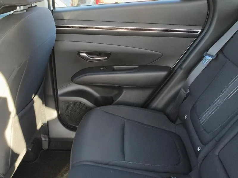 Hyundai Tucson 1.6 T-GDi 48V Maxx - foto 31