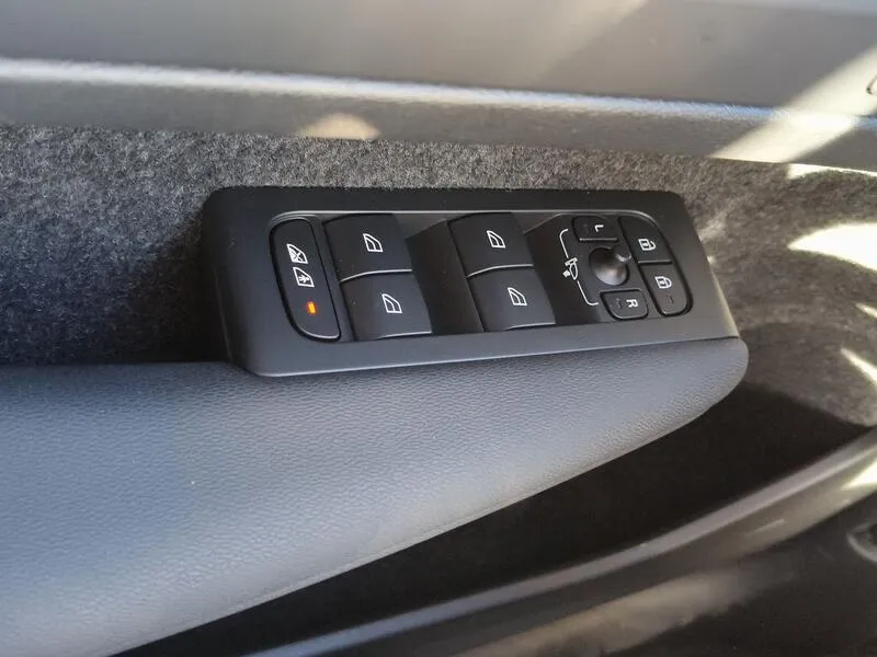 Volvo XC40 1.5 T5 Recharge PHEV Plus Dark - foto 28