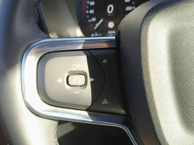 Volvo XC40 1.5 T5 Recharge PHEV Plus Dark - foto 25
