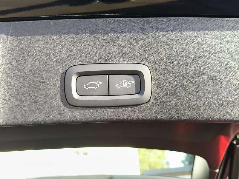 Volvo XC40 1.5 T5 Recharge PHEV Plus Dark - foto 39
