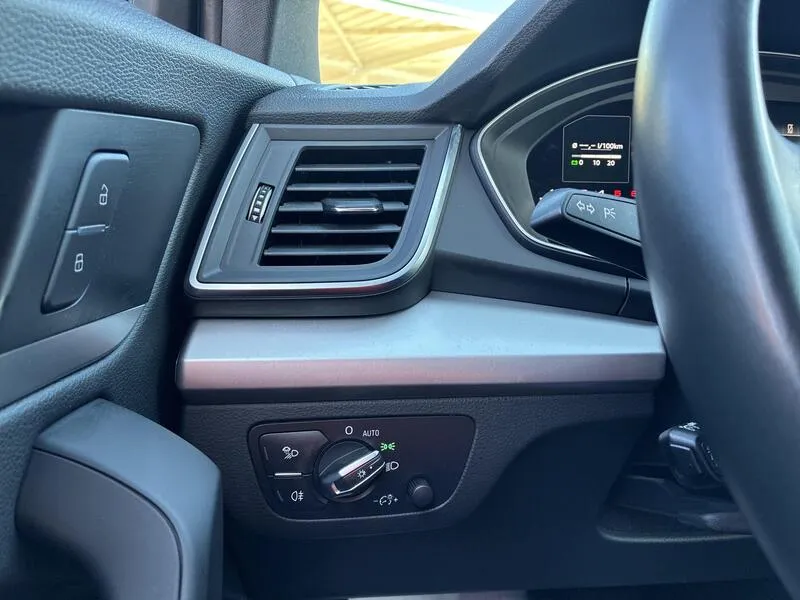 Audi Q5 S line 40 TDI 2.0 - foto 45