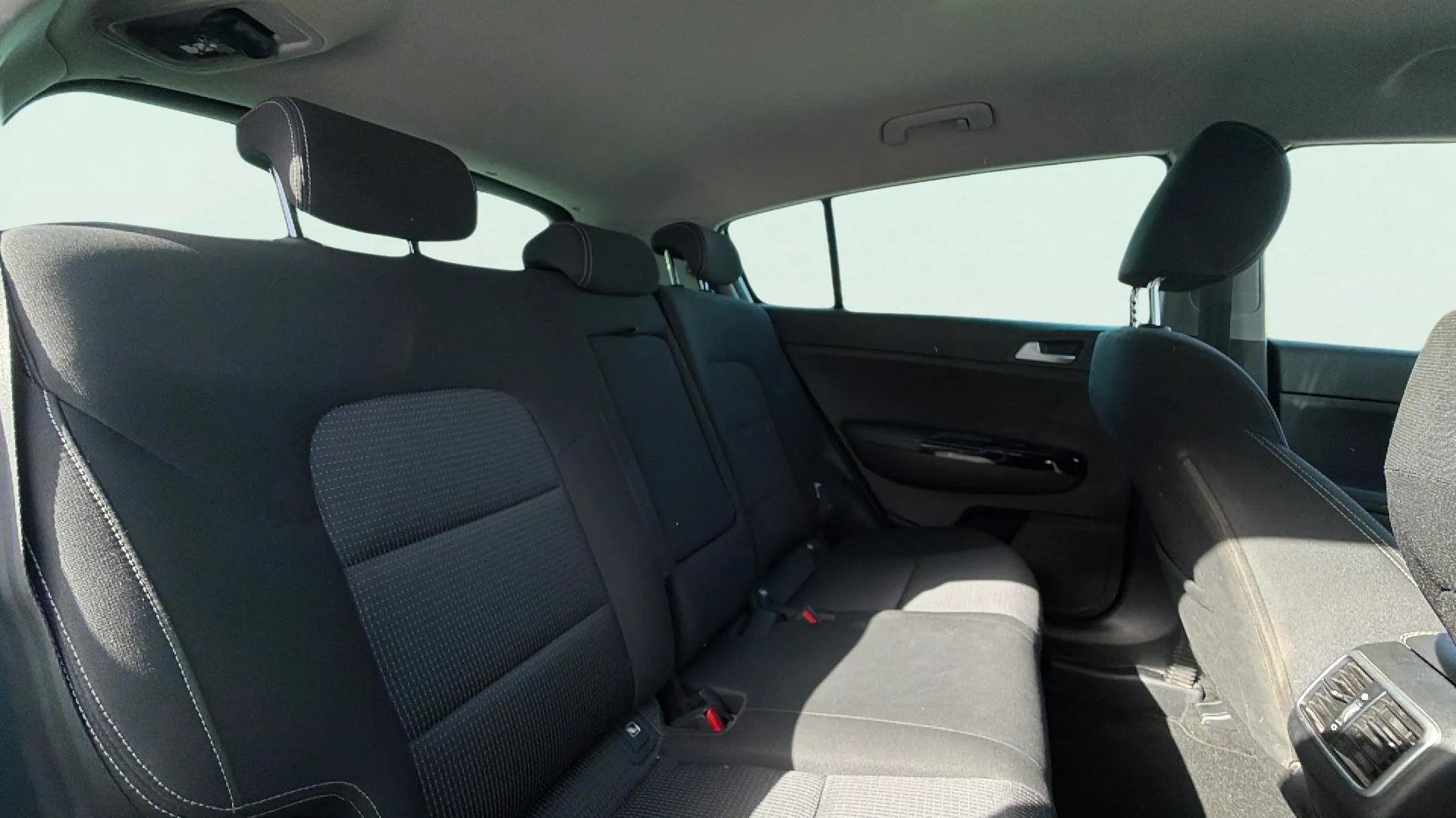 Kia Sportage 1.6 MHEV Business 4x2 - foto 17