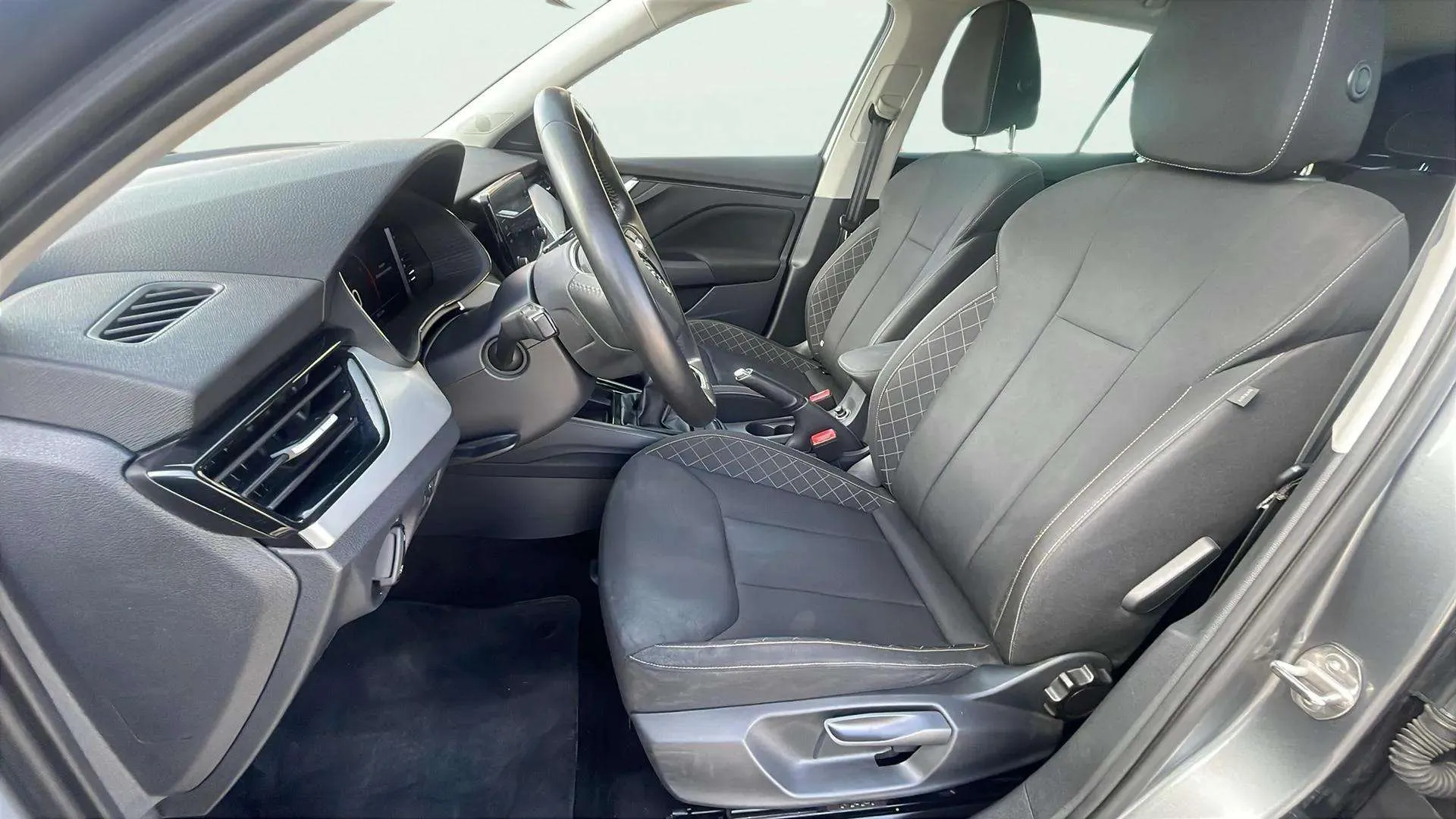 Škoda Kamiq 1.0 TSI Ambition - foto 12