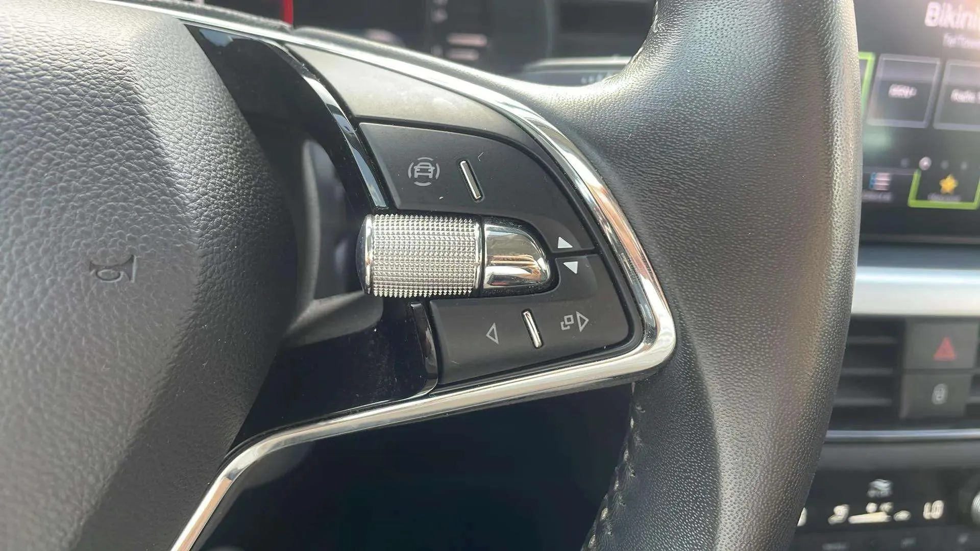 Škoda Kamiq 1.0 TSI Ambition - foto 33