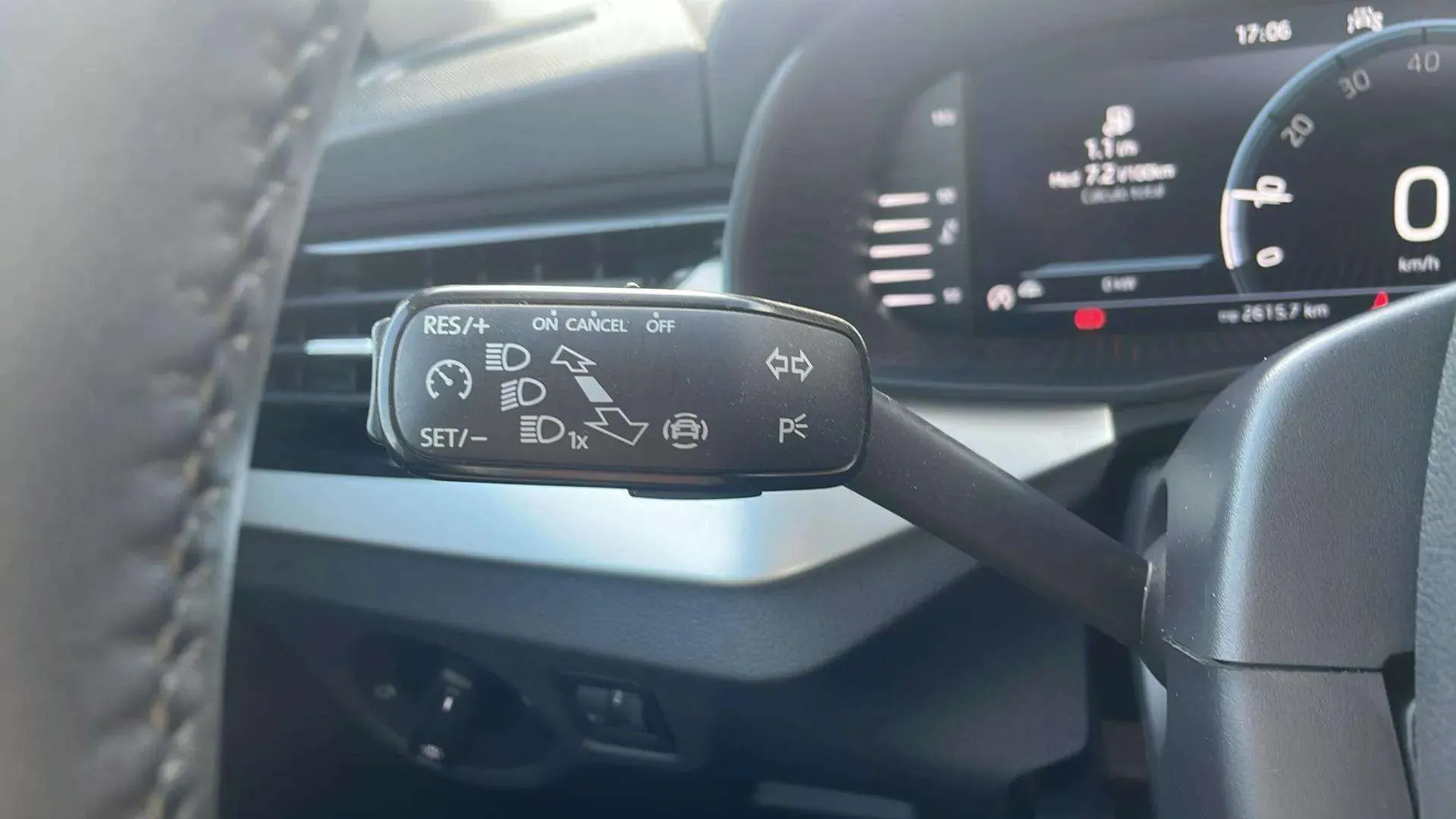 Škoda Kamiq 1.0 TSI Ambition - foto 30