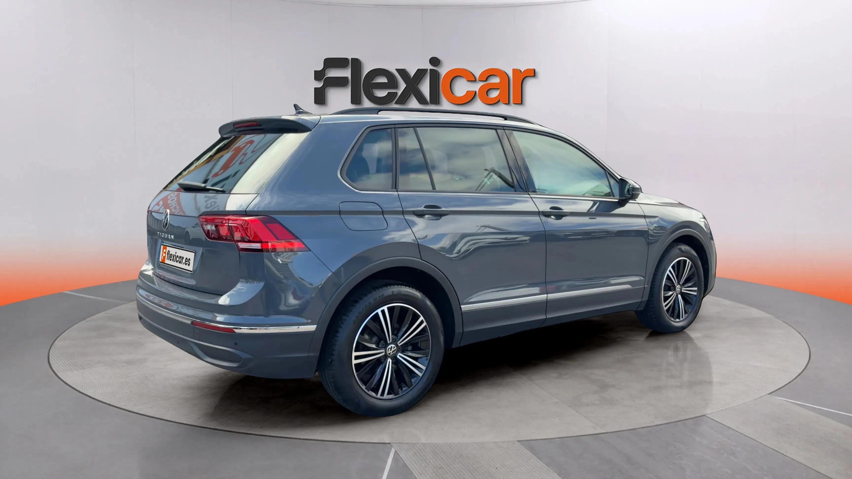 Volkswagen Tiguan 2.0 TDI - foto 3