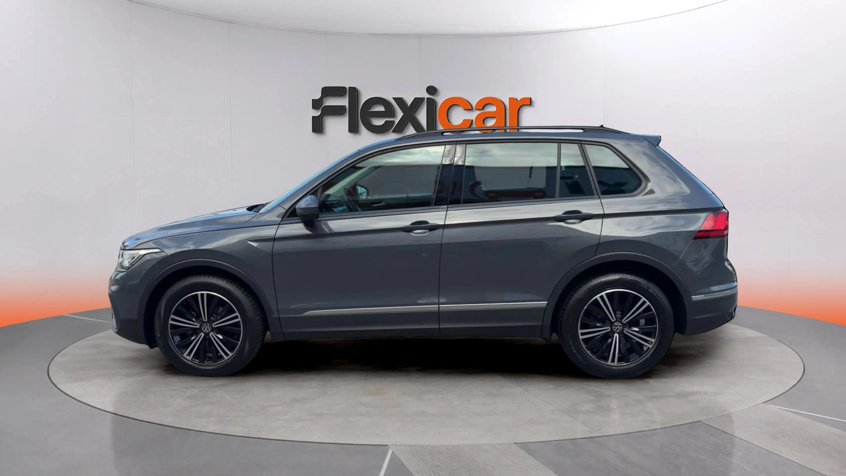 Volkswagen Tiguan 2.0 TDI - foto 6