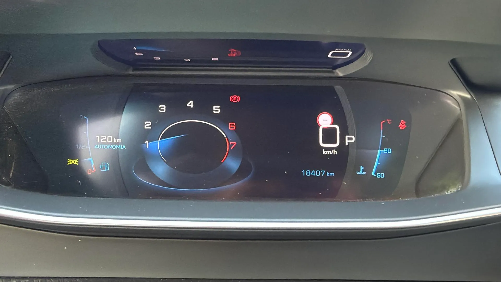 Peugeot 2008 Allure Pack PureTech 130 EAT8 - foto 11
