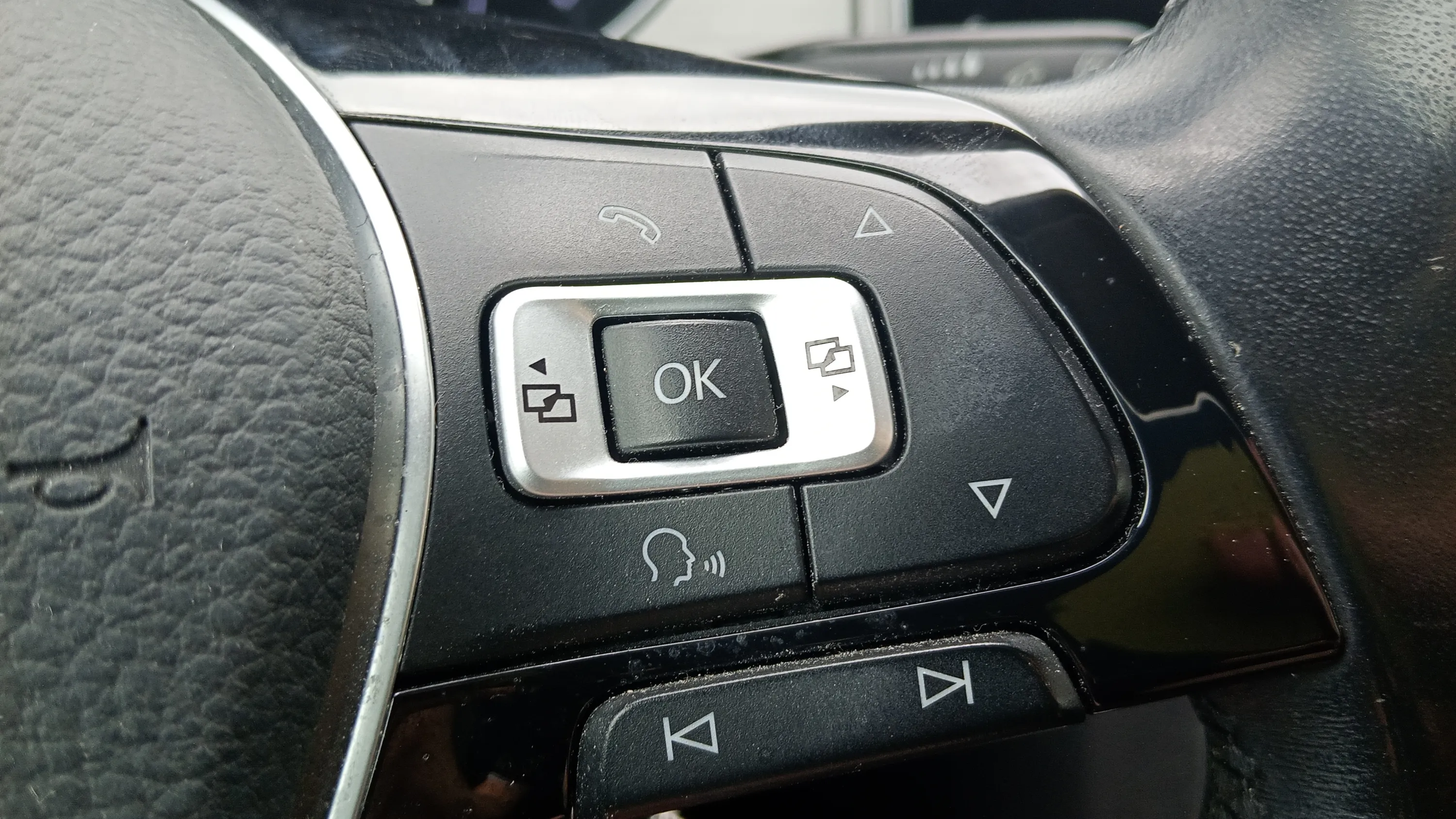 Volkswagen Golf Sportsvan Advance 1.6 TDI BMT - foto 20