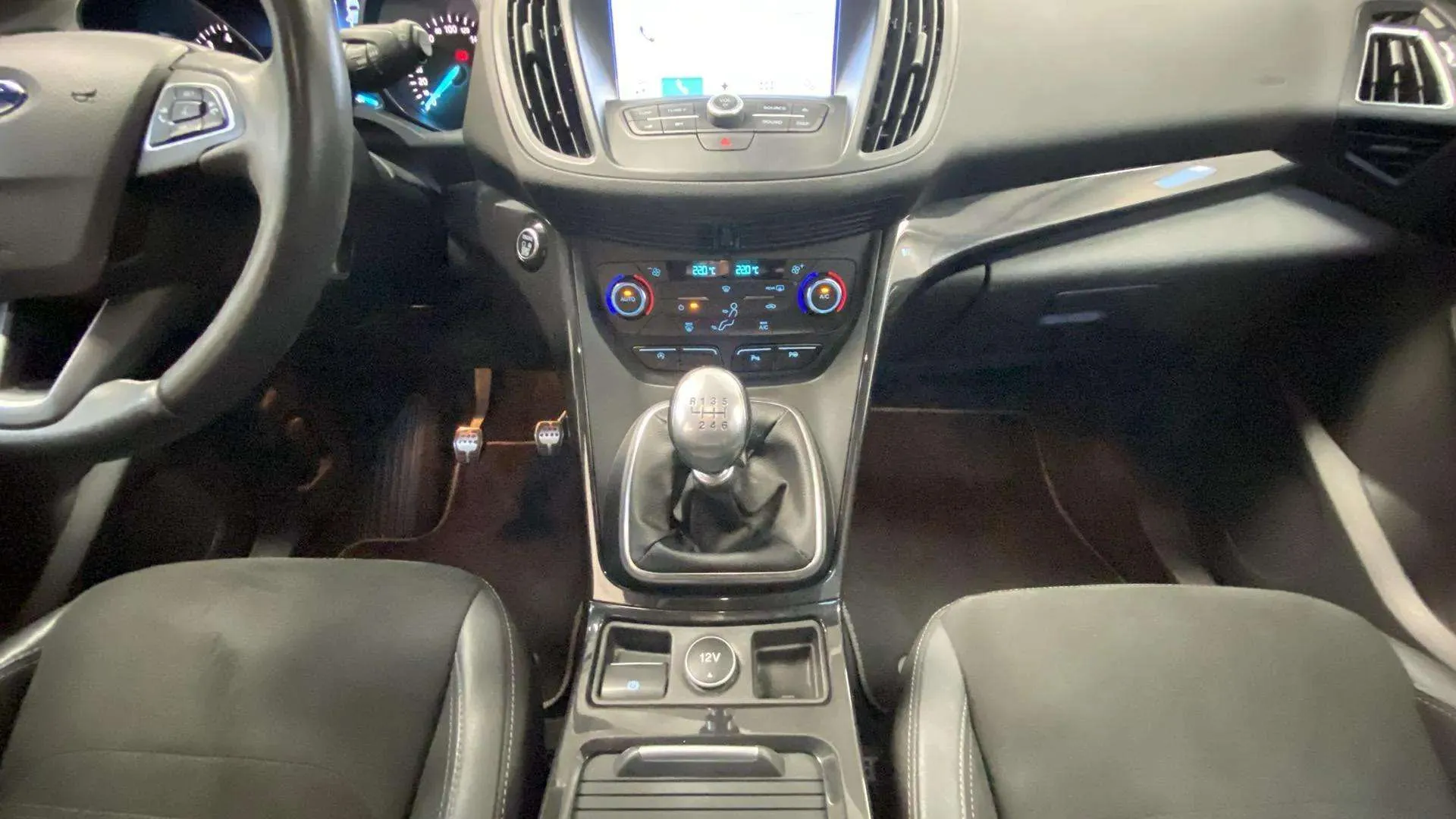 Ford Kuga 1.5 EcoBoost A-S-S 4x2 ST-Line - foto 14