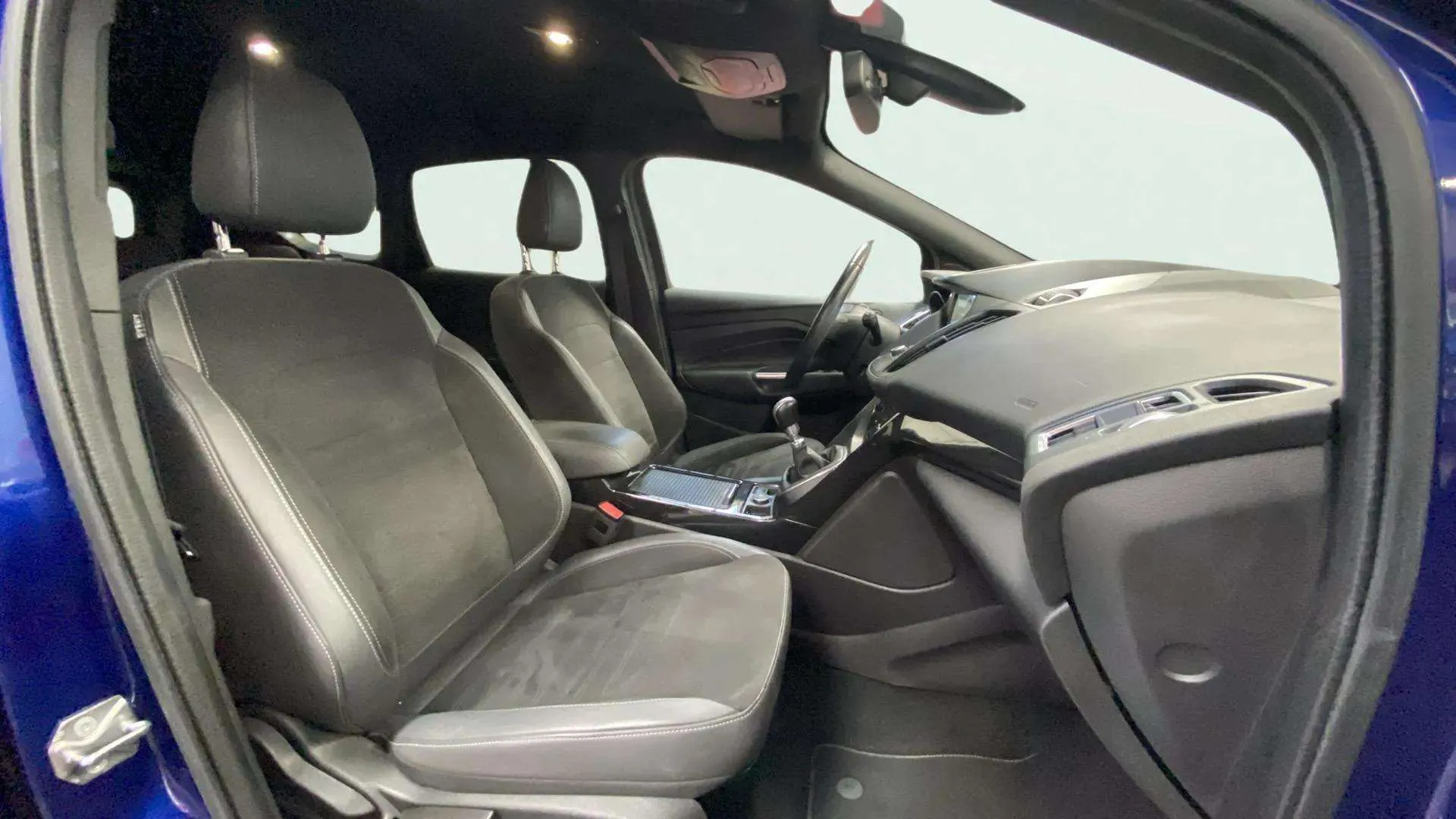 Ford Kuga 1.5 EcoBoost A-S-S 4x2 ST-Line - foto 21