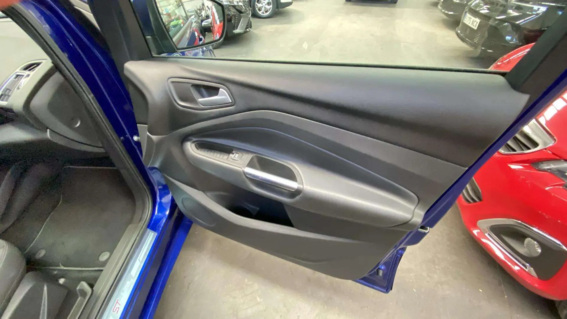 Ford Kuga 1.5 EcoBoost A-S-S 4x2 ST-Line - foto 20