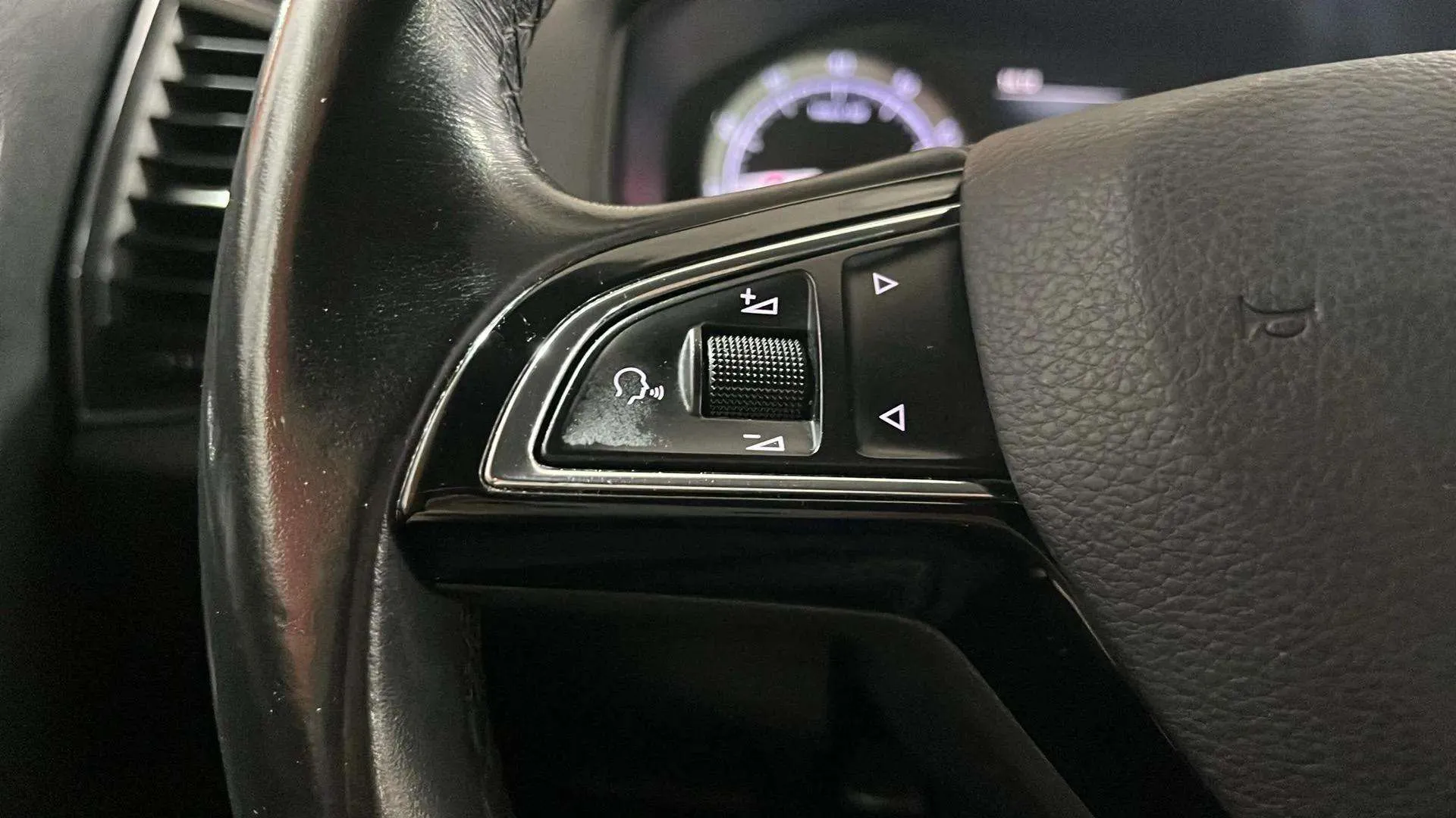 Škoda Karoq 1.0 TSI Ambition - foto 18