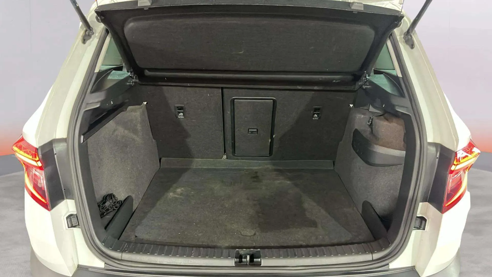 Škoda Karoq 1.0 TSI Ambition - foto 26