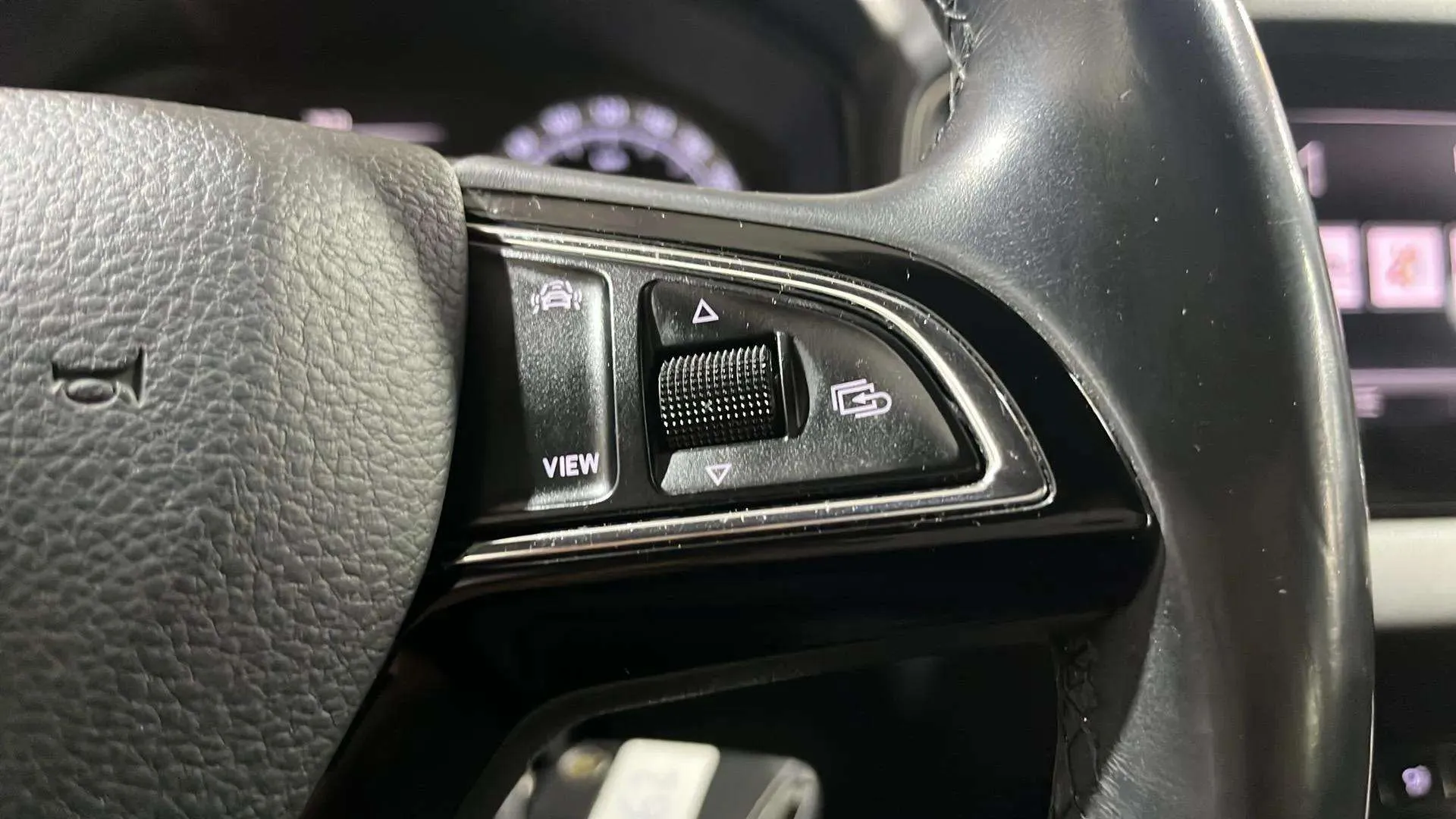 Škoda Karoq 1.0 TSI Ambition - foto 19