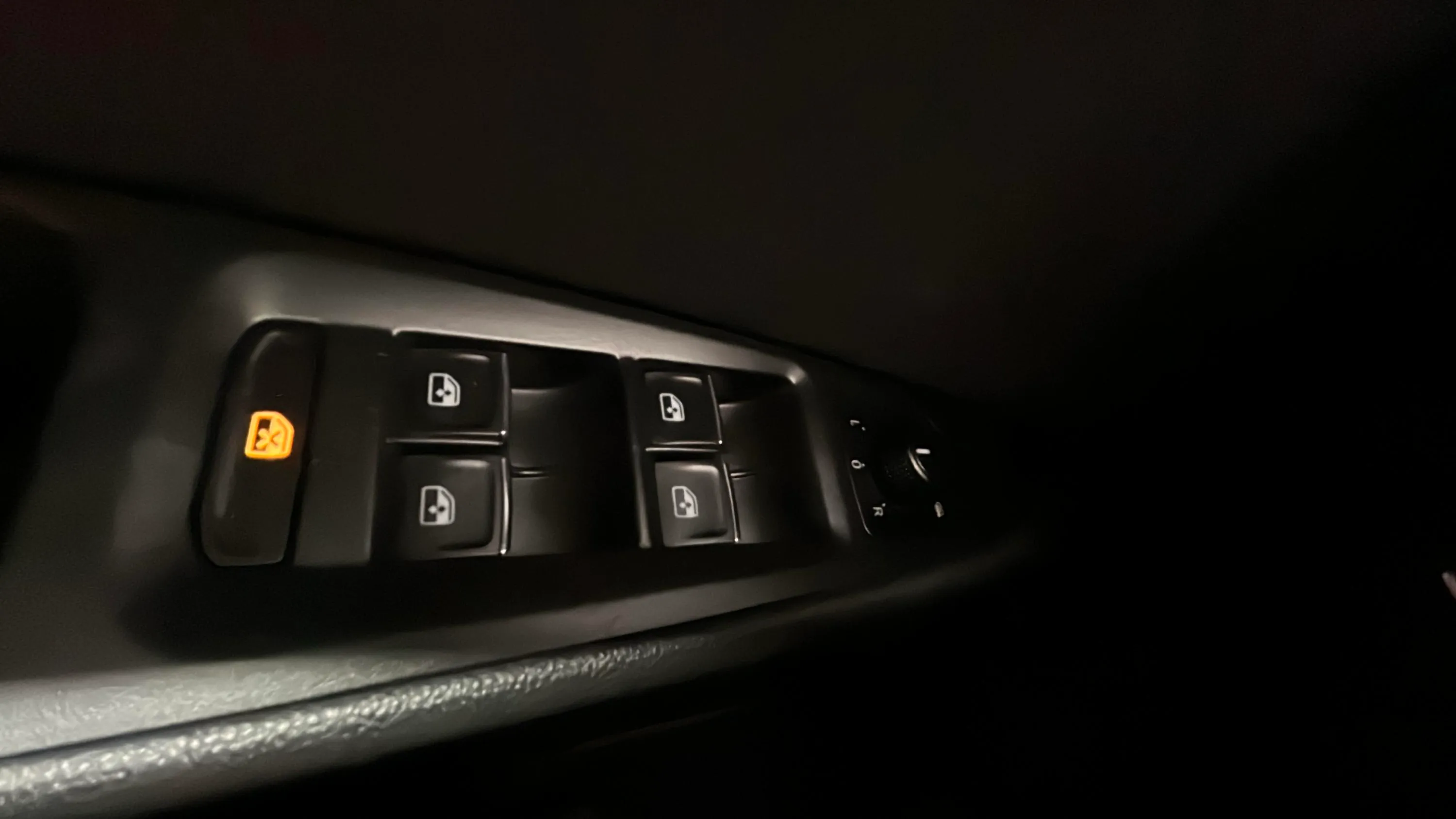 SEAT León 1.5 TGI DSG-7 FR - foto 17