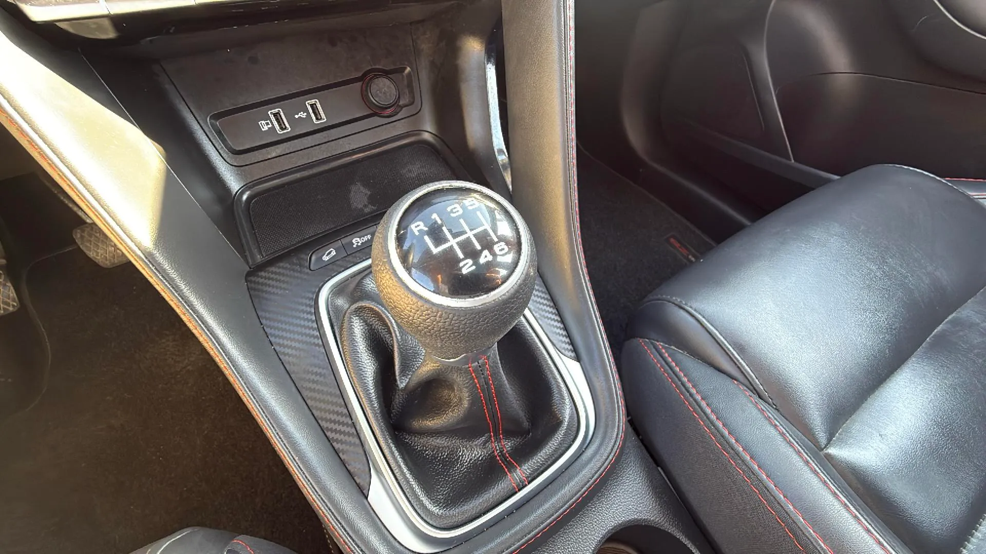 MG ZS 1.0T Luxury - foto 19
