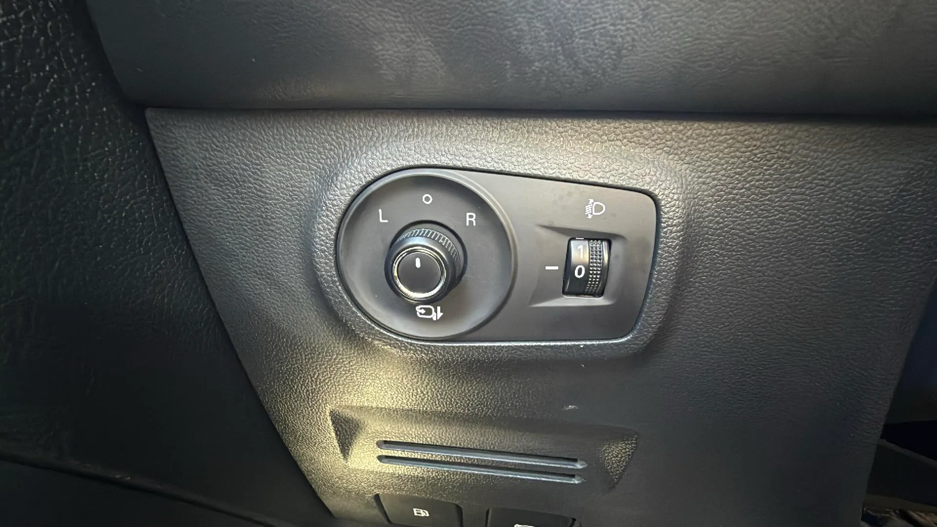 MG ZS 1.0T Luxury - foto 23