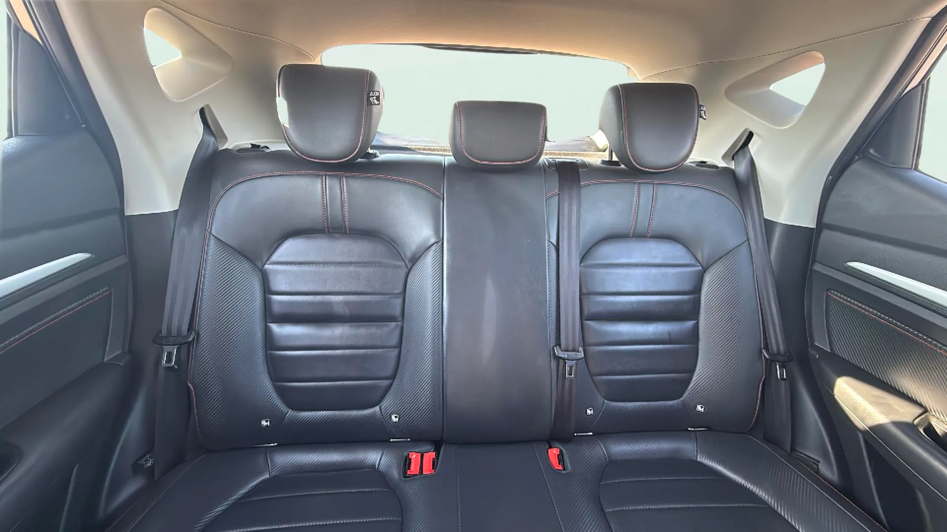 MG ZS 1.0T Luxury - foto 15