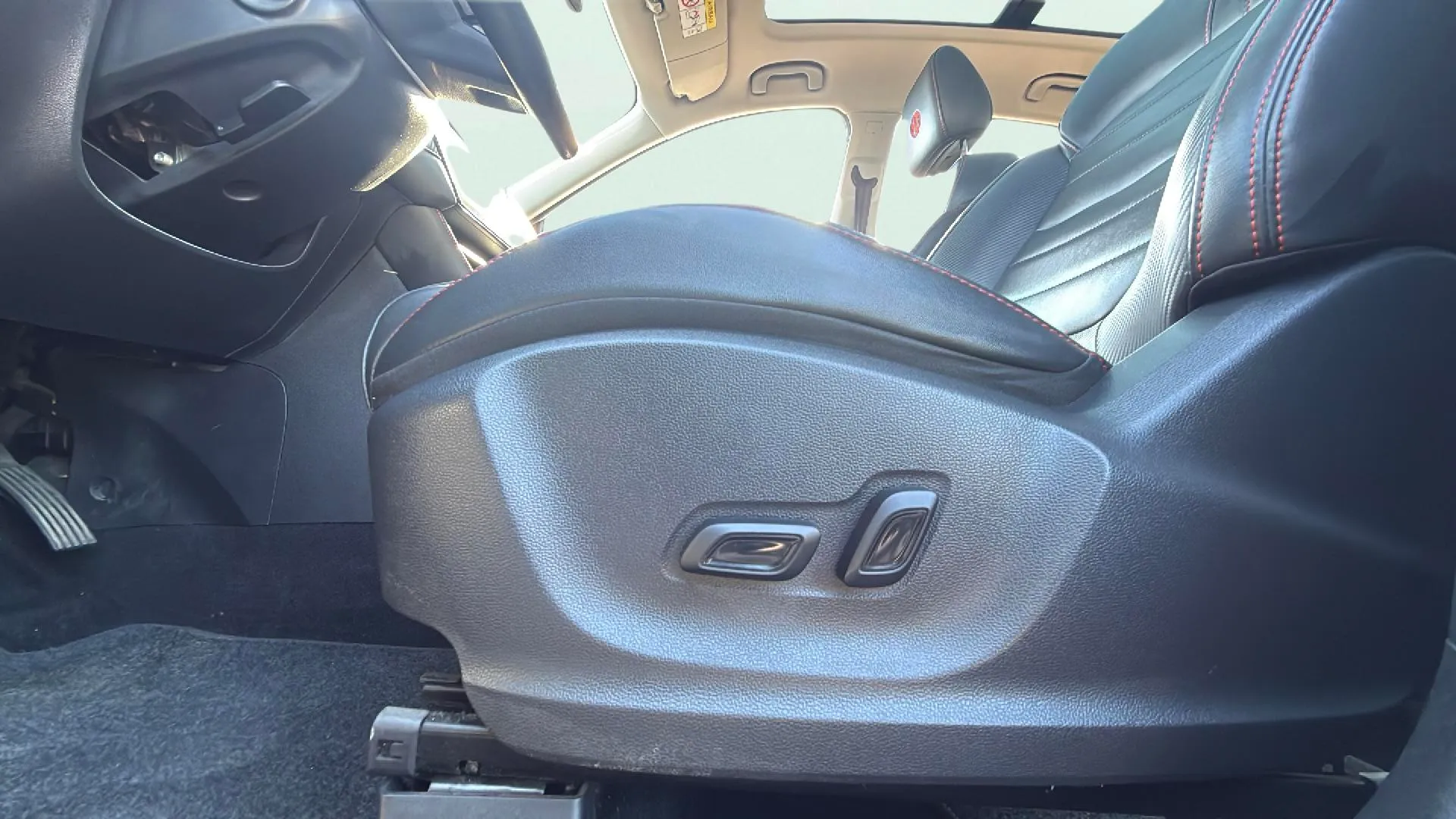 MG ZS 1.0T Luxury - foto 17