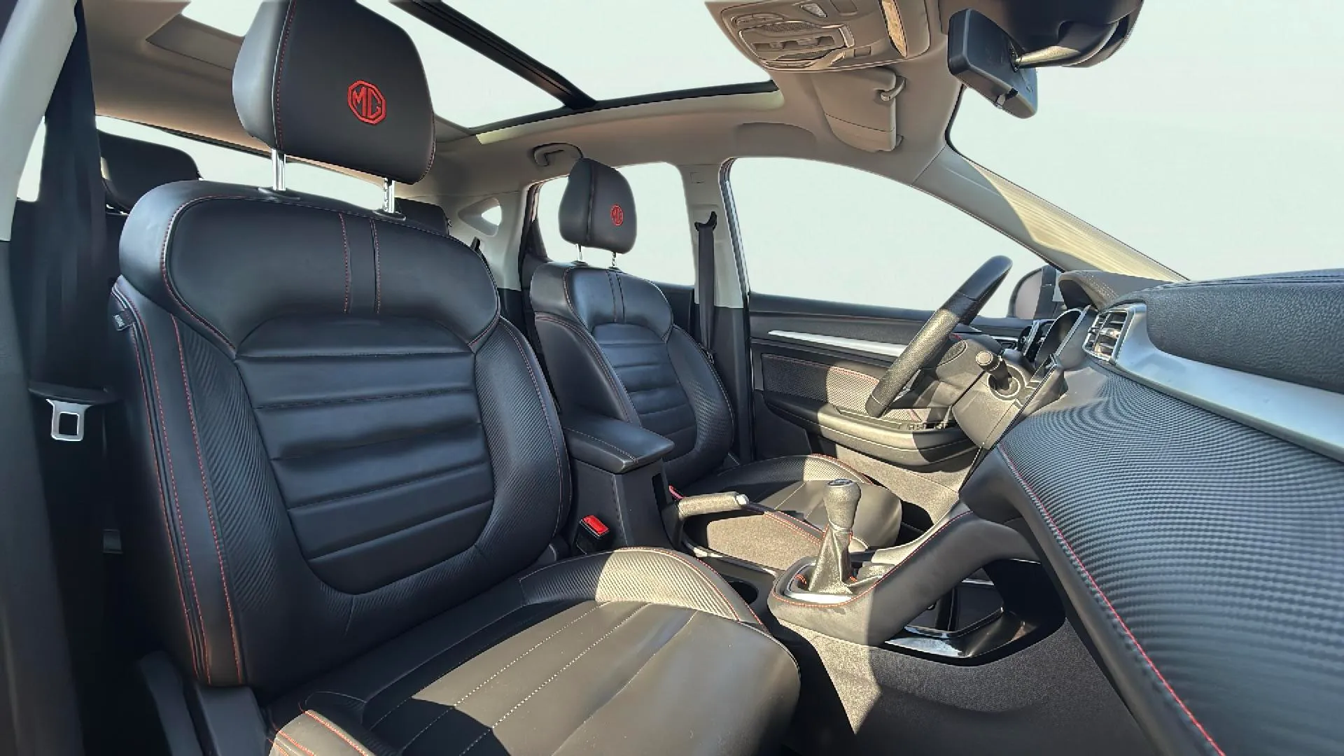 MG ZS 1.0T Luxury - foto 13