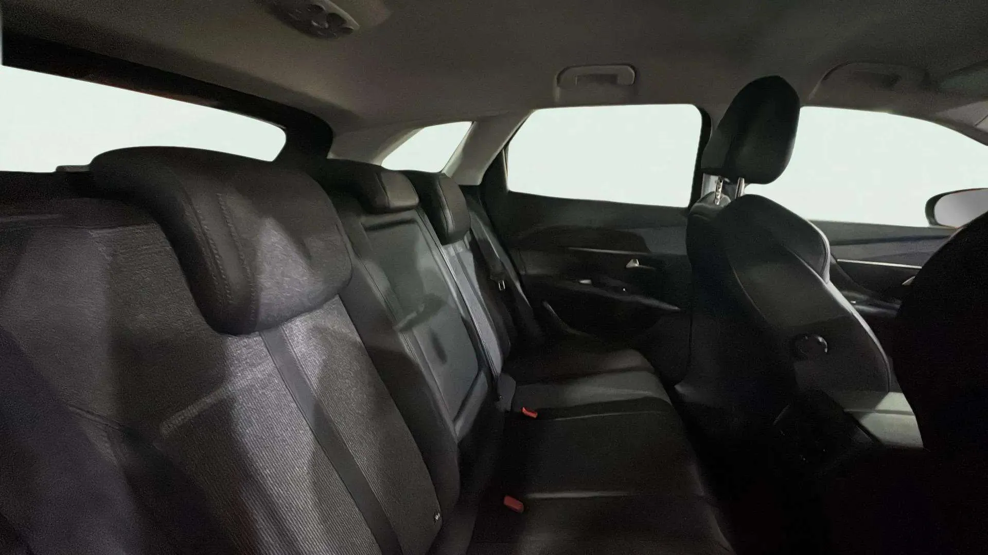 Peugeot 3008 1.5 BlueHDi Allure EAT8 - foto 14