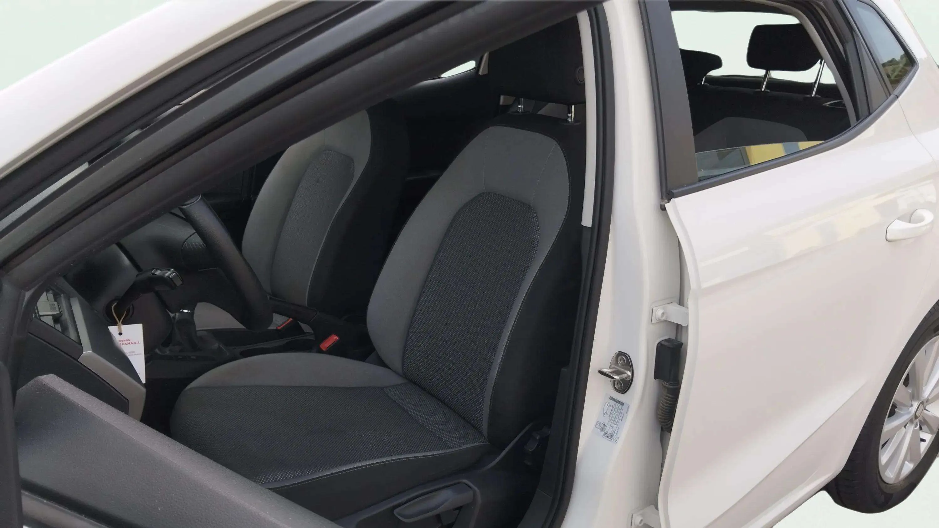 SEAT Ibiza 1.0 MPI Reference - foto 20