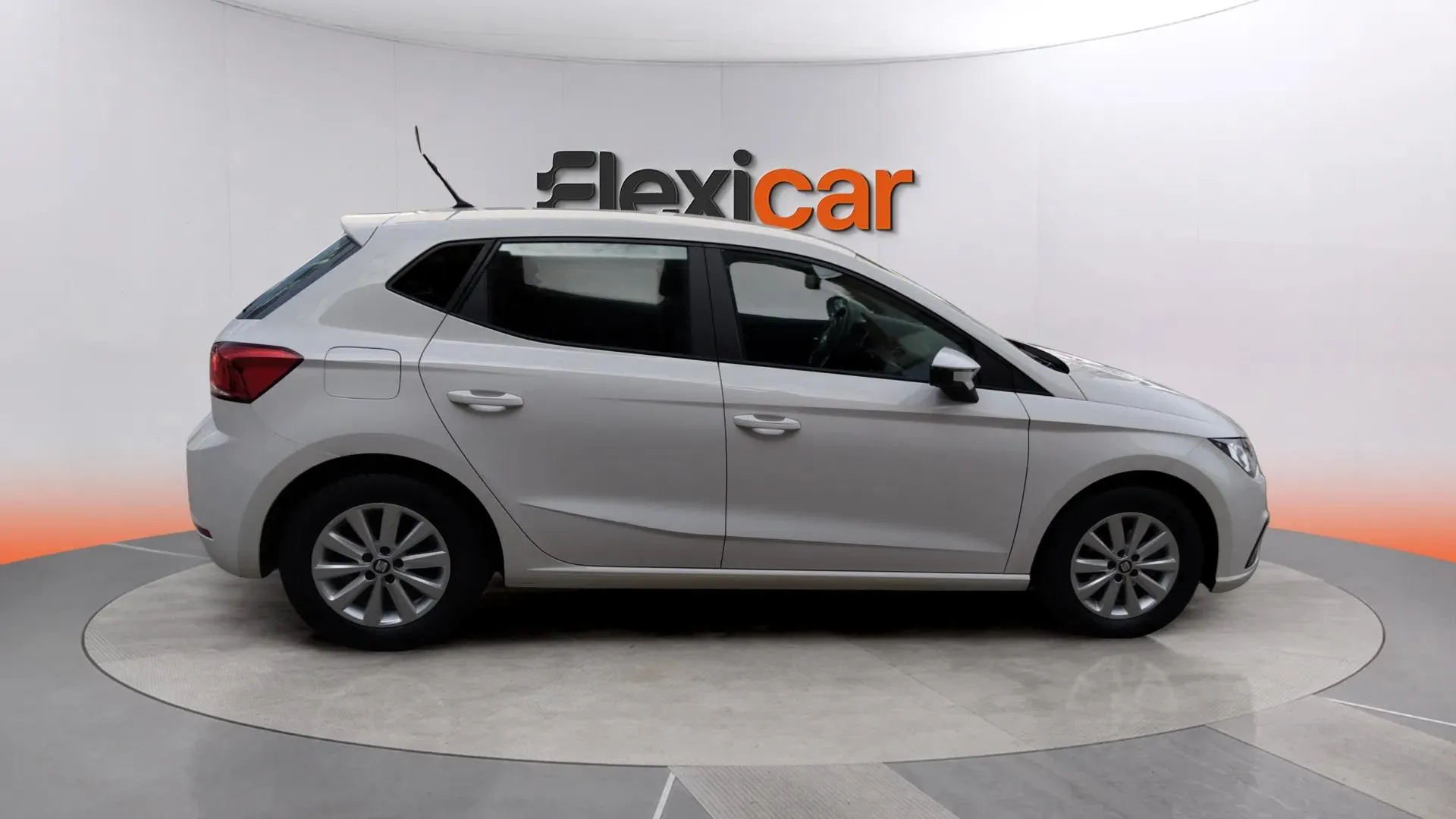 SEAT Ibiza 1.0 MPI Reference - foto 8