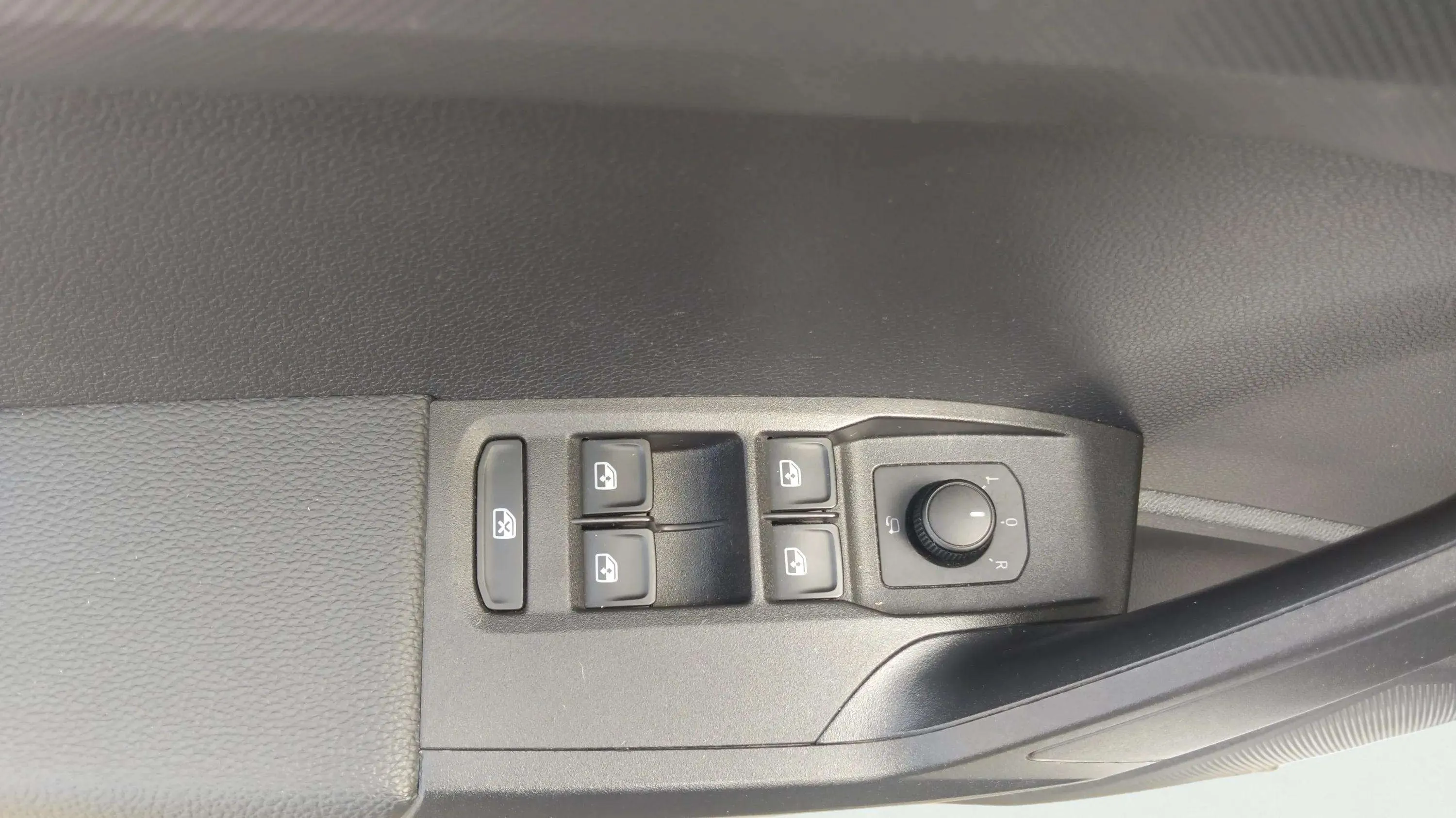 SEAT Ibiza 1.0 MPI Reference - foto 19