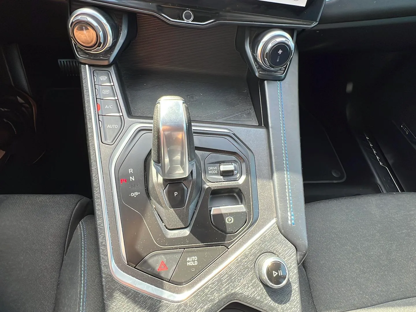 Lynk & Co 01 1.5 PHEV - foto 21