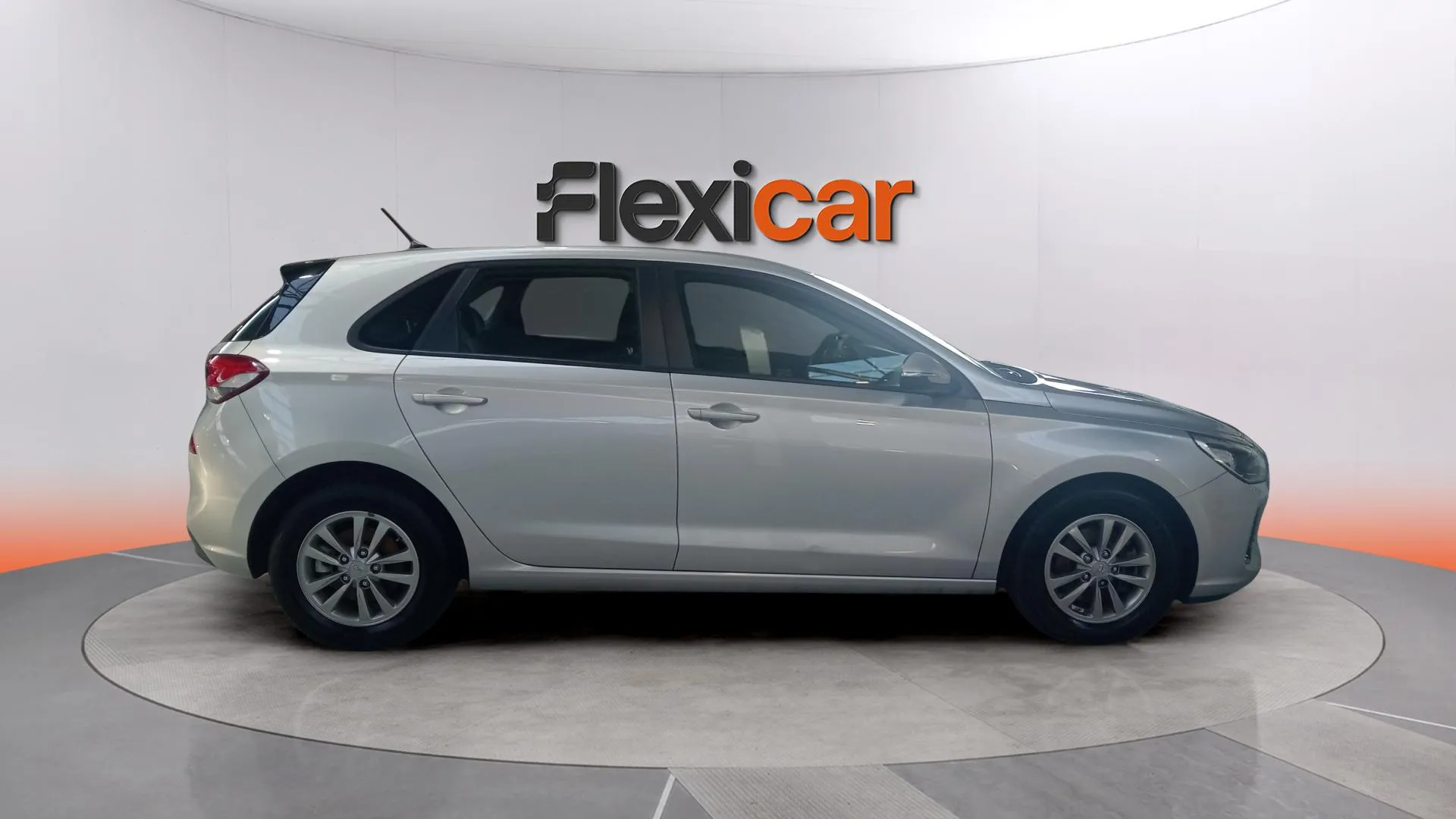 Hyundai i30 1.6 CRDi Klass - foto 8