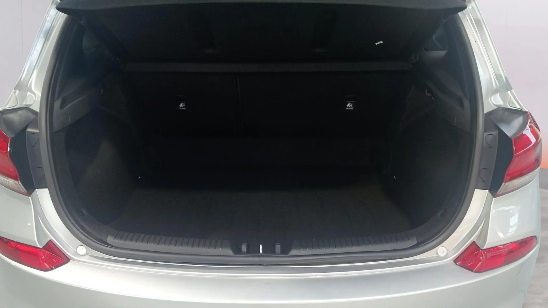 Hyundai i30 1.6 CRDi Klass - foto 20
