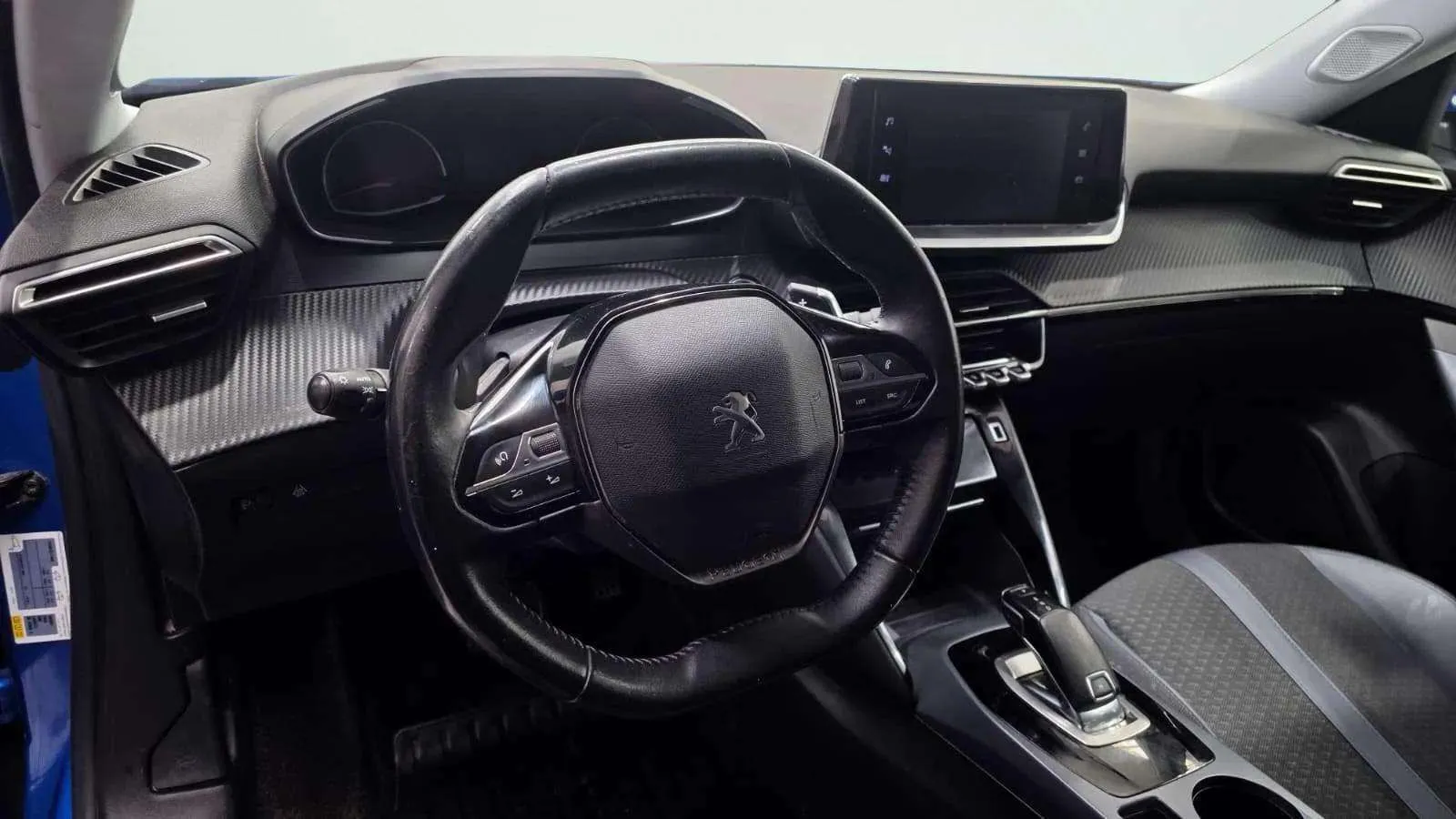 Peugeot 2008 Allure BlueHDi 130 EAT8 - foto 9