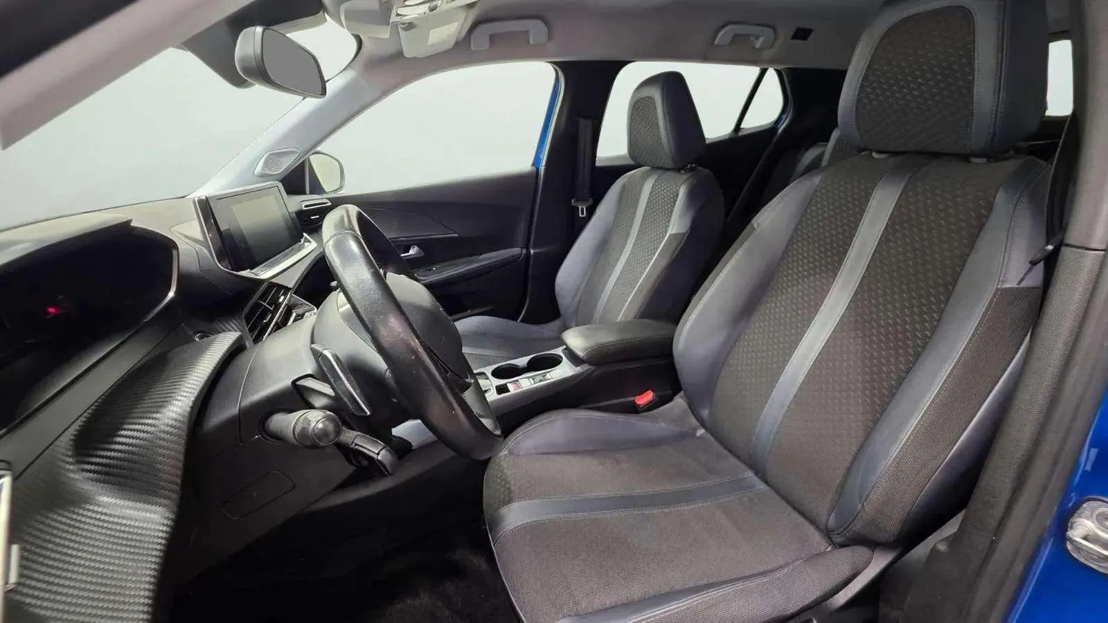 Peugeot 2008 Allure BlueHDi 130 EAT8 - foto 14
