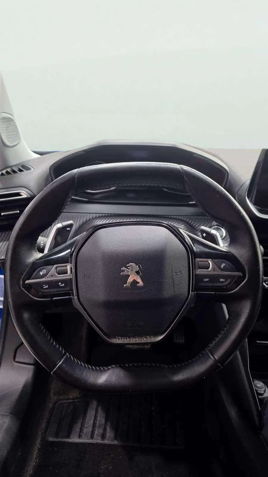 Peugeot 2008 Allure BlueHDi 130 EAT8 - foto 11