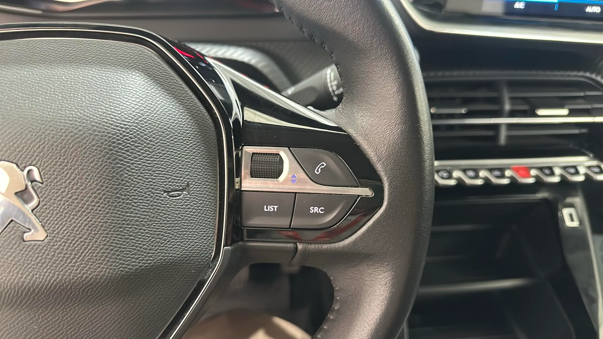 Peugeot 2008 Active BlueHDi - foto 12