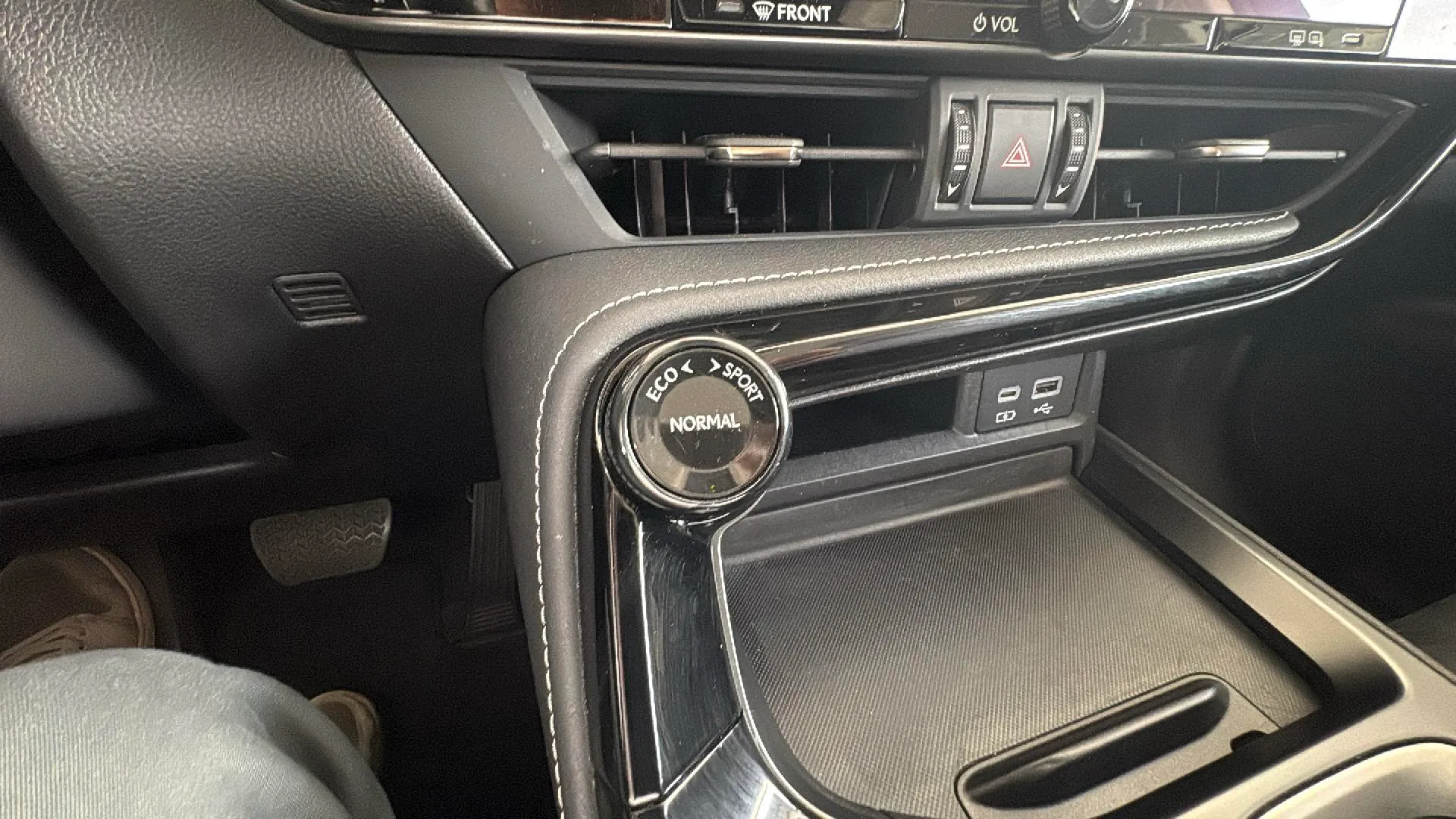 Lexus NX 350h Business City 2WD - foto 22